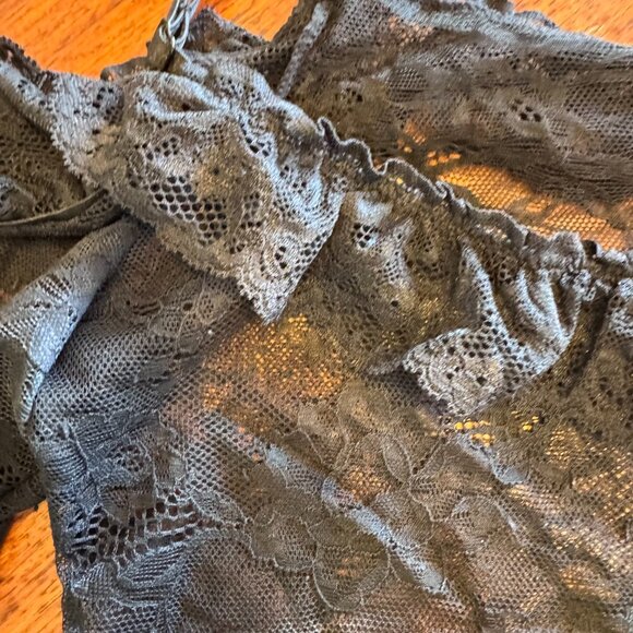 Widow Black Sheer Lace Crop Top with Flare Sleeves - Picture 11 of 14